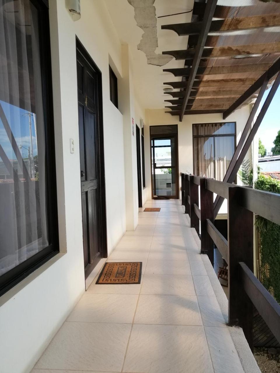 Cabinas Gosen Puntarenas Buitenkant foto
