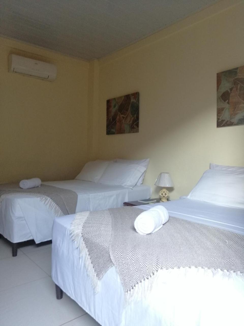 Cabinas Gosen Puntarenas Buitenkant foto